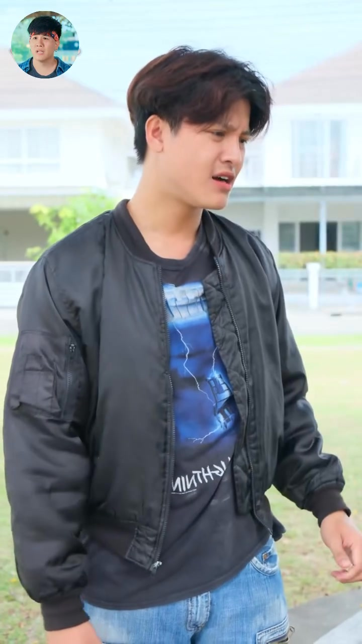 [หนังเต็มเรื่อง] 688H1016 Q ทะเลาะกับแฟนผิดเวลา เตะของเส้นไหว้