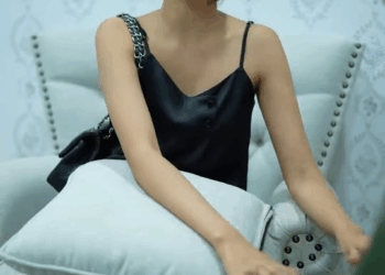 [ตอนที่ 2] 418T1020 AC087 เจ้าสาวขอหลบในนี้ 5 นาที เพราะงานแต่งนี้ไม่เป็นมงคลกับชีวิตเธอ