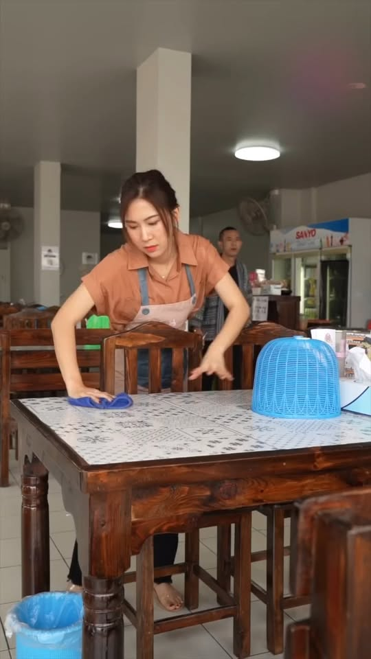 [ตอนที่ 2] 576T1020 AD122 ที่แท้พี่ฟู่เป็นคนแบบนี้เองเหรอ ไล่ลูกแก่ๆออกจากร้าน