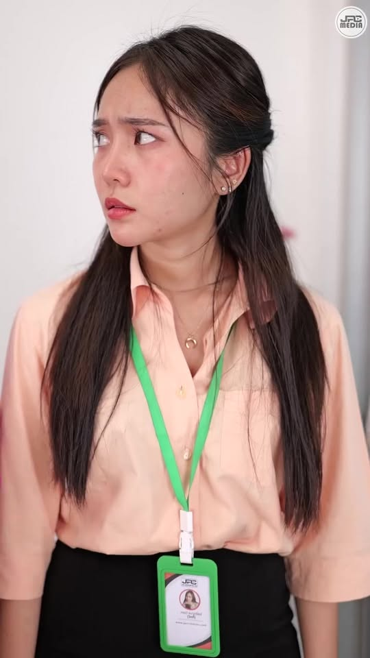 [หนังเต็มเรื่อง] 322H1006 B ท่านประธานไล่เพื่อนสนิทออกจากงานตอนลำบาก