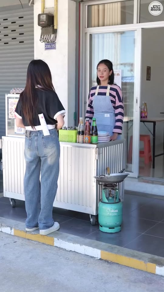 [หนังเต็มเรื่อง] 340H1006 B น้องสาวที่โดนทิ้ง ทำไมถึงกลับมาตอบแทนบุญคุณ