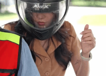 [หนังเต็มเรื่อง] 341H1006 B น้องสาวประธาน โดนเลขาไล่ออกจากบริษัท