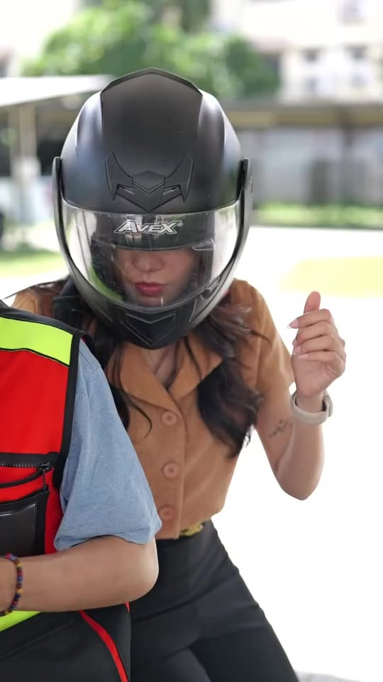 [หนังเต็มเรื่อง] 341H1006 B น้องสาวประธาน โดนเลขาไล่ออกจากบริษัท