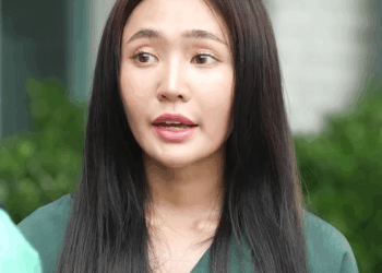 [หนังเต็มเรื่อง] 087H1006 B เพื่อนรวย ไม่กล้าเข้าไปทัก