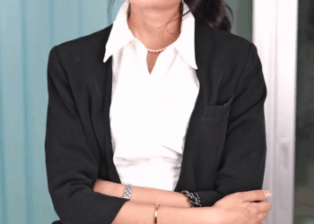 [หนังเต็มเรื่อง] 094H1006 B เมื่อเห็นเพื่อนเก่าโดนดูถูก ประธานเลยจ้างมาเป็นเลขา 1 วัน