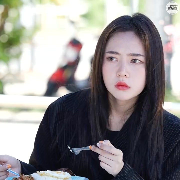 [หนังเต็มเรื่อง] 383H1006 B ประธานลองใช้ชีวิตกับเงิน100