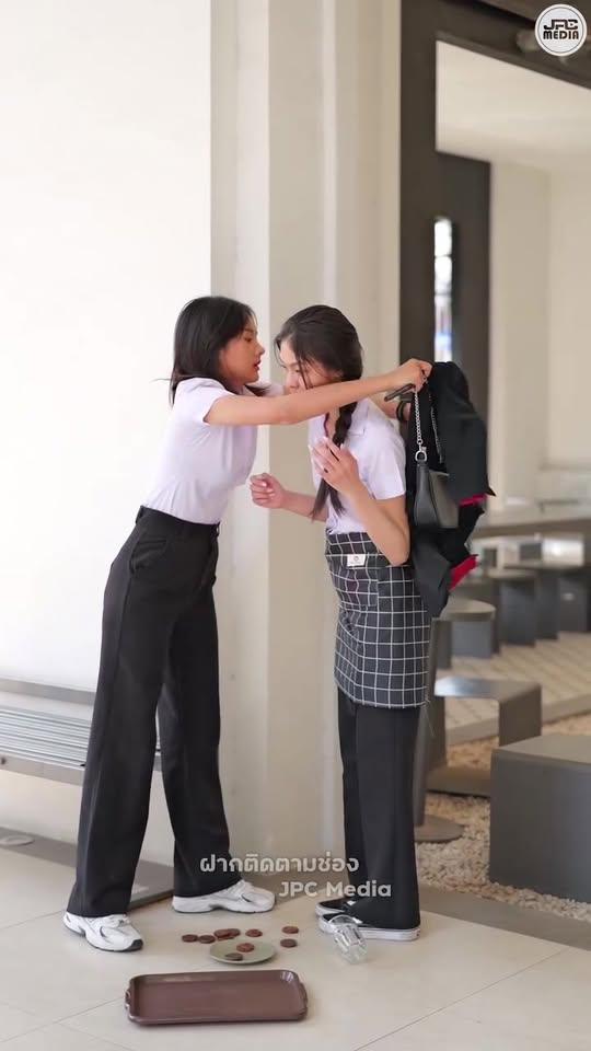 [หนังเต็มเรื่อง] 389H1006 B ปลอมเป็นวินมอไซค์ ดันเจอเพื่อนเก่าที่เป็นประธาน