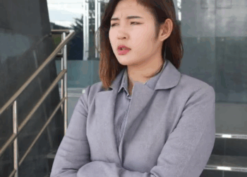 [หนังเต็มเรื่อง] 399H1006 B ปลอมตัวเป็นขอทาน เพื่อพิสูจน์เพื่อนเก่ามาจากบ้านนอก