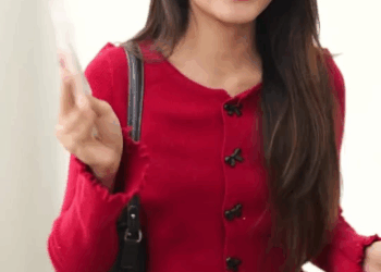 [หนังเต็มเรื่อง] 413H1006 B ปลอมตัวเป็นพนักงานธรรมดา เอาผิดผู้จัดการหลอกลวง