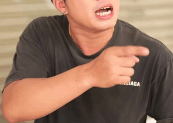 [หนังเต็มเรื่อง] 423H1006 B ป้าสกปรกที่เธอช่วยไว้ สุดท้ายคือแม่ของประธานบริษัท