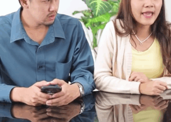 [หนังเต็มเรื่อง] 142H1006 B แค่ขับมอไซค์มาบ้านเพื่อน ต้องดูถูกขนาดนี้เลยหรอ