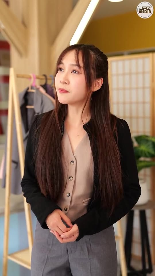 [หนังเต็มเรื่อง] 460H1006 B พาน้องมอมแมมมาทำงาน ท่านประธานกลับให้โบนัส