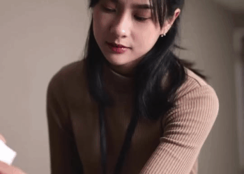 [หนังเต็มเรื่อง] 463H1006 B พี่บังคับให้ไปทำงาน จนได้เจอรุ่นพี่ที่แอบชอบกลายมาเป็นหวานใจ