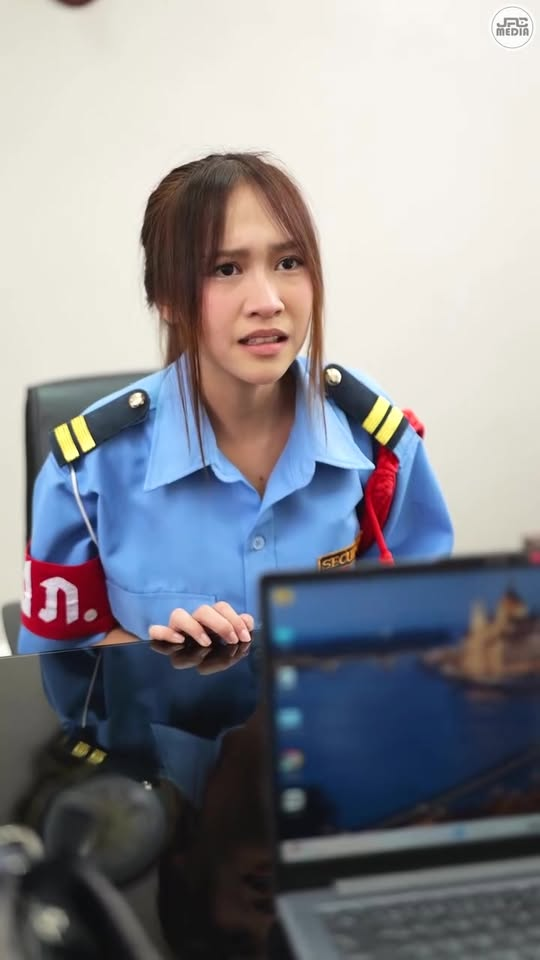 [หนังเต็มเรื่อง] 473H1006 B รปภ กินอาหารในเวลางาน โดนผู้จัดการด่า