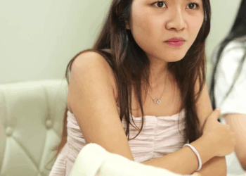 [หนังเต็มเรื่อง] 156H1006 B แต่งตัวจนมาเจอเพื่อนเก่าสมัยเรียน ต้องทำกันแบบนี้ใช่ไหม