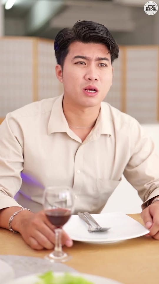 [หนังเต็มเรื่อง] 481H1006 B รักแรกพบของท่านประธานบริษัท