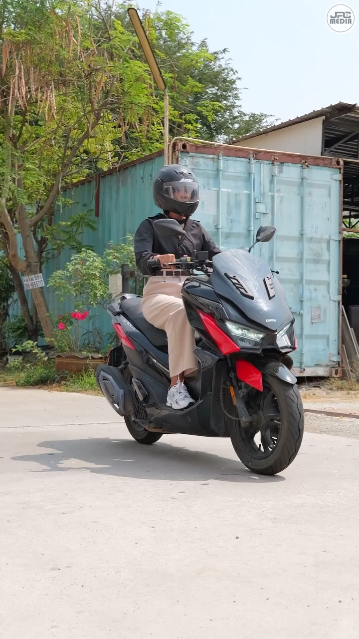 [หนังเต็มเรื่อง] 168H1006 B แฟนของฉันเป็นแม่บ้านหรือประธานกันแน่