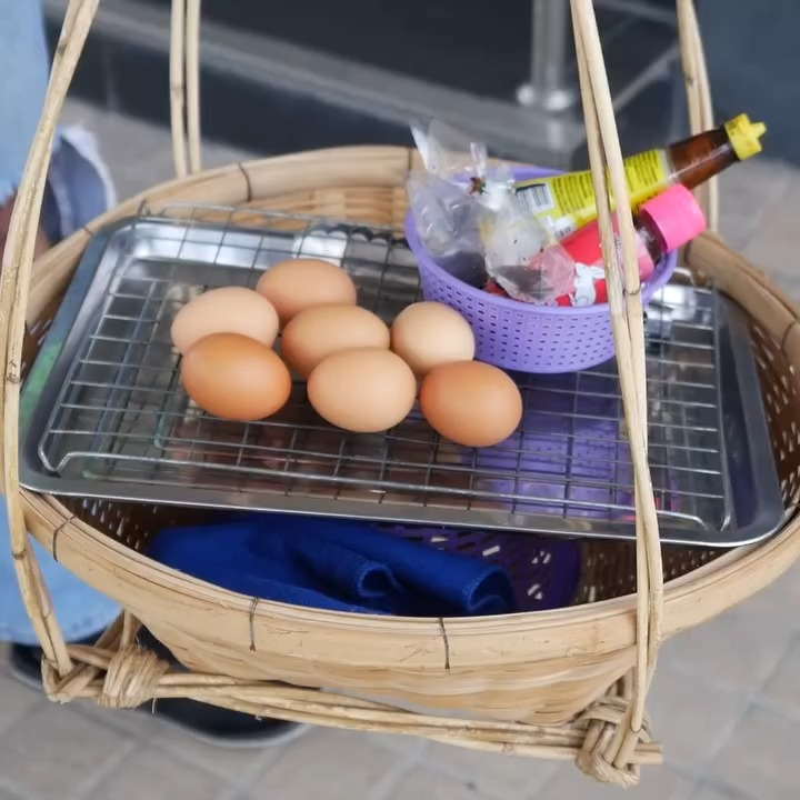 [หนังเต็มเรื่อง] 170H1006 B แฟนขายไข่ปิ้ง โดนทิ้งวันรับปริญญา