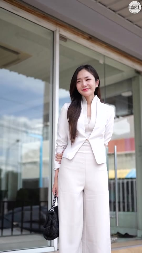 [หนังเต็มเรื่อง] 505H1006 B ลูกเศรษฐีมาอยู่บ้านนอก กลับได้เจอเพื่อนแท้