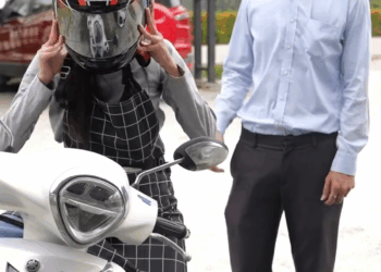 [หนังเต็มเรื่อง] 173H1006 B แม่ค้าไก่ปิ้ง ขอชิงหัวใจท่านประธาน