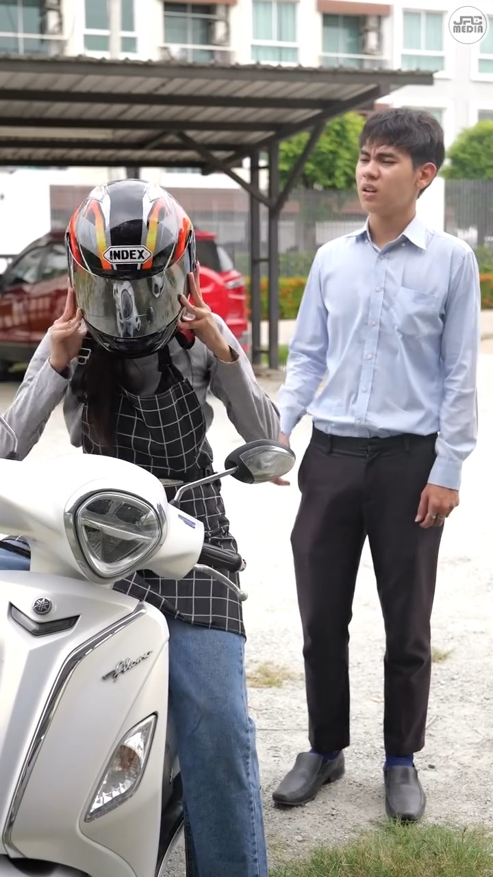 [หนังเต็มเรื่อง] 173H1006 B แม่ค้าไก่ปิ้ง ขอชิงหัวใจท่านประธาน