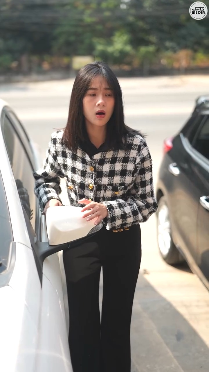 [หนังเต็มเรื่อง] 177H1006 B แม่ค้าตามสั่งข้างทาง ท่านประธานดันถูกใจ