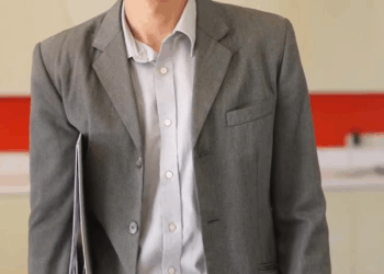 [หนังเต็มเรื่อง] 566H1006 B อยากจะเป็นแค่ผู้จัดการ แต่ดันได้ตำแหน่งประธานบริษัทแทน