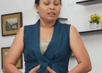 [หนังเต็มเรื่อง] 518H1006 B ลูกสะใภ้บ้านนอก โดนไล่ให้ไปนั่งกินข้าวบนพื้น