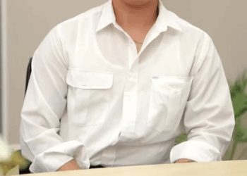 [หนังเต็มเรื่อง] 519H1006 B ลูกสาวเจ้าของร้าน ปลอมตัวเป็นเด็กฝึกงานมาตามจับคนโกง