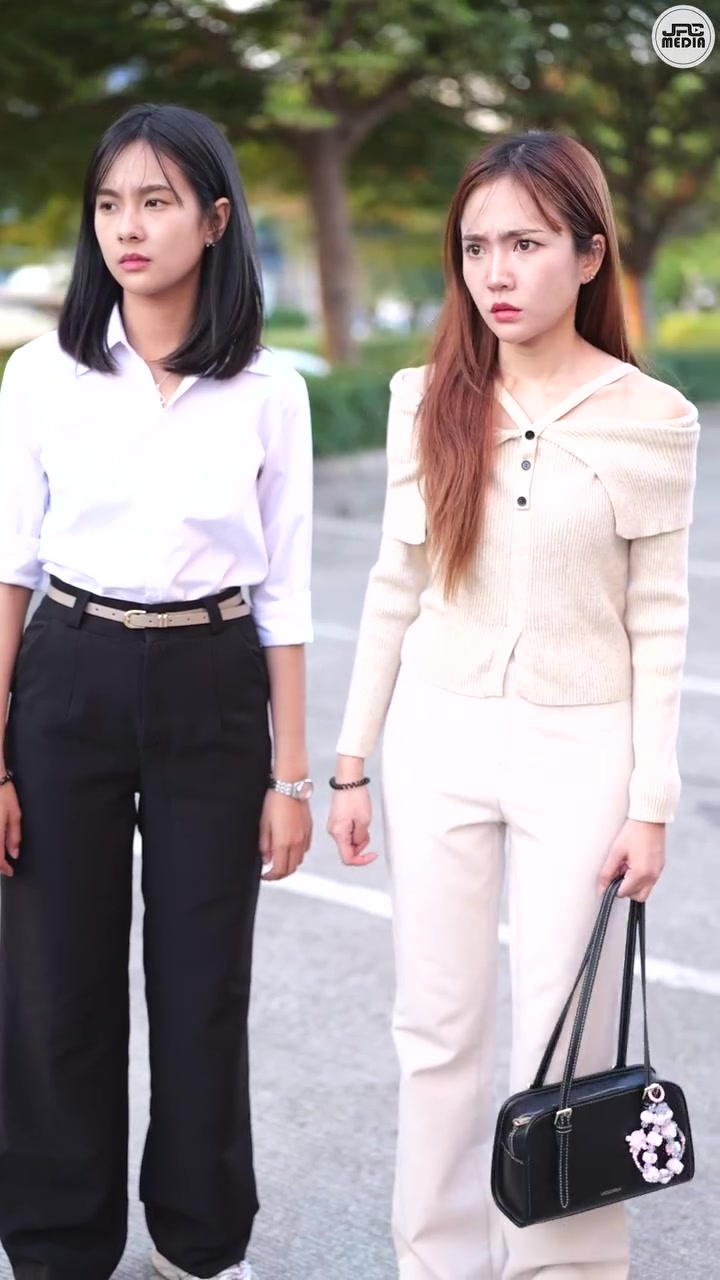 [หนังเต็มเรื่อง] 562H1006 B หาเรื่องผิดคน จนต้องยอมแต่งงานเอาหน้ารอ