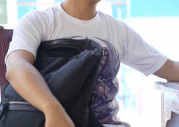 [หนังเต็มเรื่อง] 018H1016 Y พี่นี่มันน่ารำคาญจริงๆ ขาพิการไม่พอ ชอบยุ่งเรื่องผมอีก