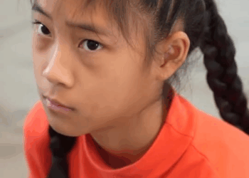 [หนังเต็มเรื่อง] 215H1016 Y ทะเลาะกับพ่อแม่ เพราะแค่เรื่องรองเท้าคู่เดียว