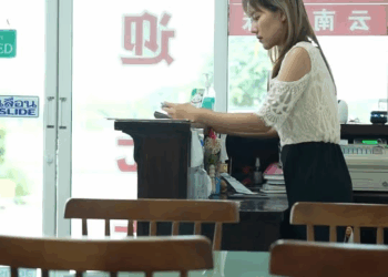 [หนังเต็มเรื่อง] 234H1016 Y เป็นแค่เด็กเสิร์ฟ ไม่เจียมตัวเลยนะ