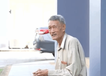 [หนังเต็มเรื่อง] 369H1016 Y บริษัทเถื่อu ไม่ให้คนขายของมาขายหน้าบริษัท