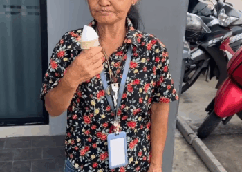 [หนังเต็มเรื่อง] 406H1016 Y พี่กุ้ยเลี้ยงไอติมแต่พี่โชคจ่าย อิอิ