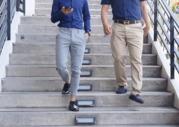 [หนังเต็มเรื่อง] 073H1016 Y สามปีแล้วที่ไม่ได้เจอ นายก็ยังเป็นเด็กส่งของอยู่เหรอ