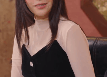 [ตอนต่อไป] 492T1110 A เธอไม่รู้ว่าผู้ชายที่เธอคบอยู่ เขาคนนี้คือเศรษฐีพันล้าน