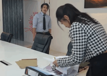 [ตอนต่อไป] 275T1110 A ต้องเลี้ยงลูกขณะทํางานแม่บ้าน ยังมาโดนผู้จัดการกลั่นแกล้งสารพัดอีก