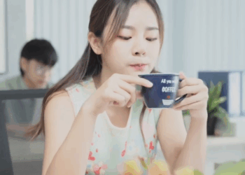 [ตอนต่อไป] 032T1110 A เพื่อนสนิทแฟนมาขอพักที่บ้าน แถมคิดจะแย่งผัวชาวบ้าน