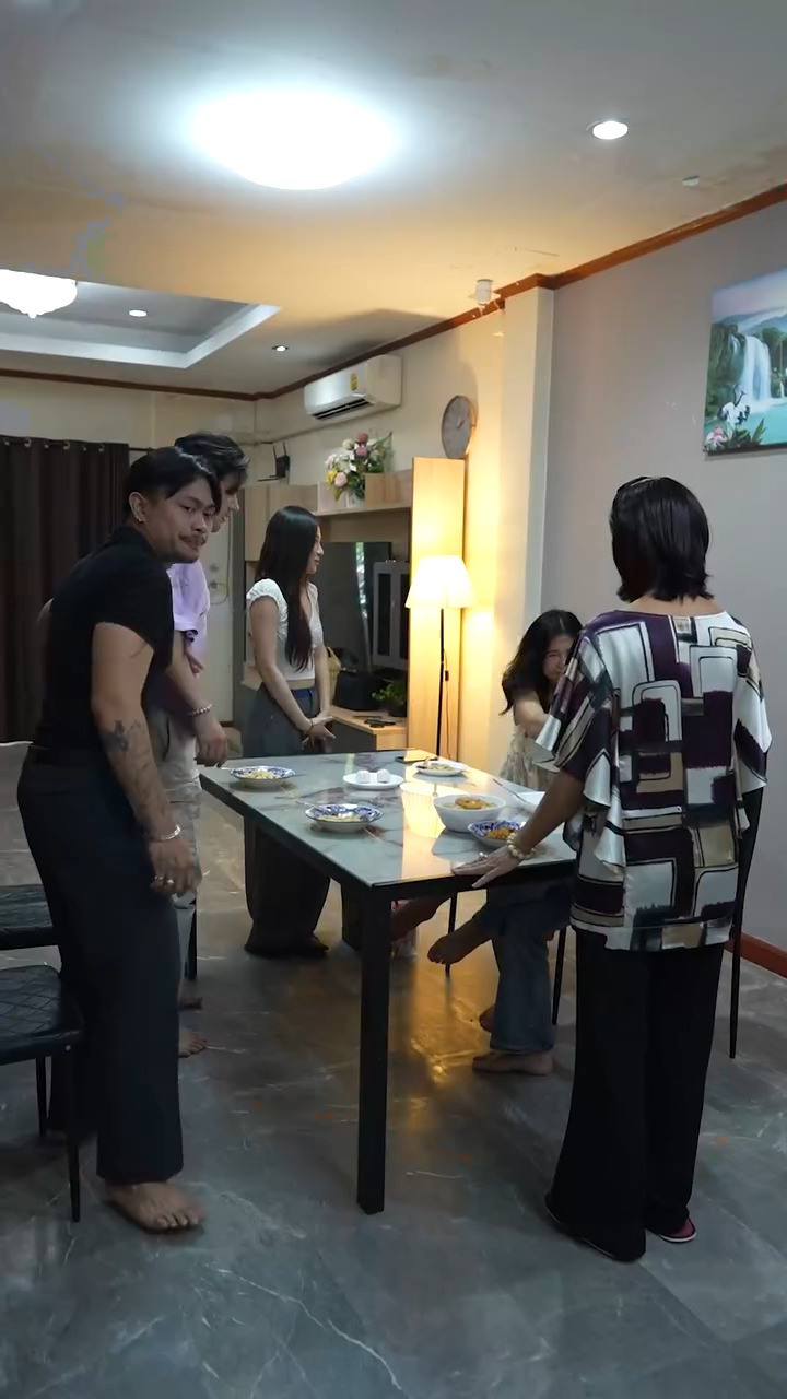 [ตอนต่อไป] 290T1110 A เข้าบ้านมาเป็นสะใภ้ แต่ทำไมโดนใช้เหมือนเป็นทาส