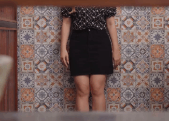 [ตอนต่อไป] 378T1110 A สาวอกหักนั่งร้องไห้ในห้องน้ำชาย เธอบังเอิญเจอรักแท้