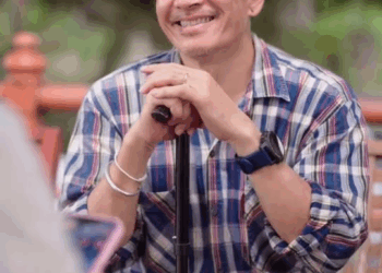 [ตอนต่อไป] 065T1110 A สาวคนนี้มาเดทกับผู้ชายอายุ60 ทุกคนต่างคิดว่าเธอหวังสมบัติจากคุณลุง